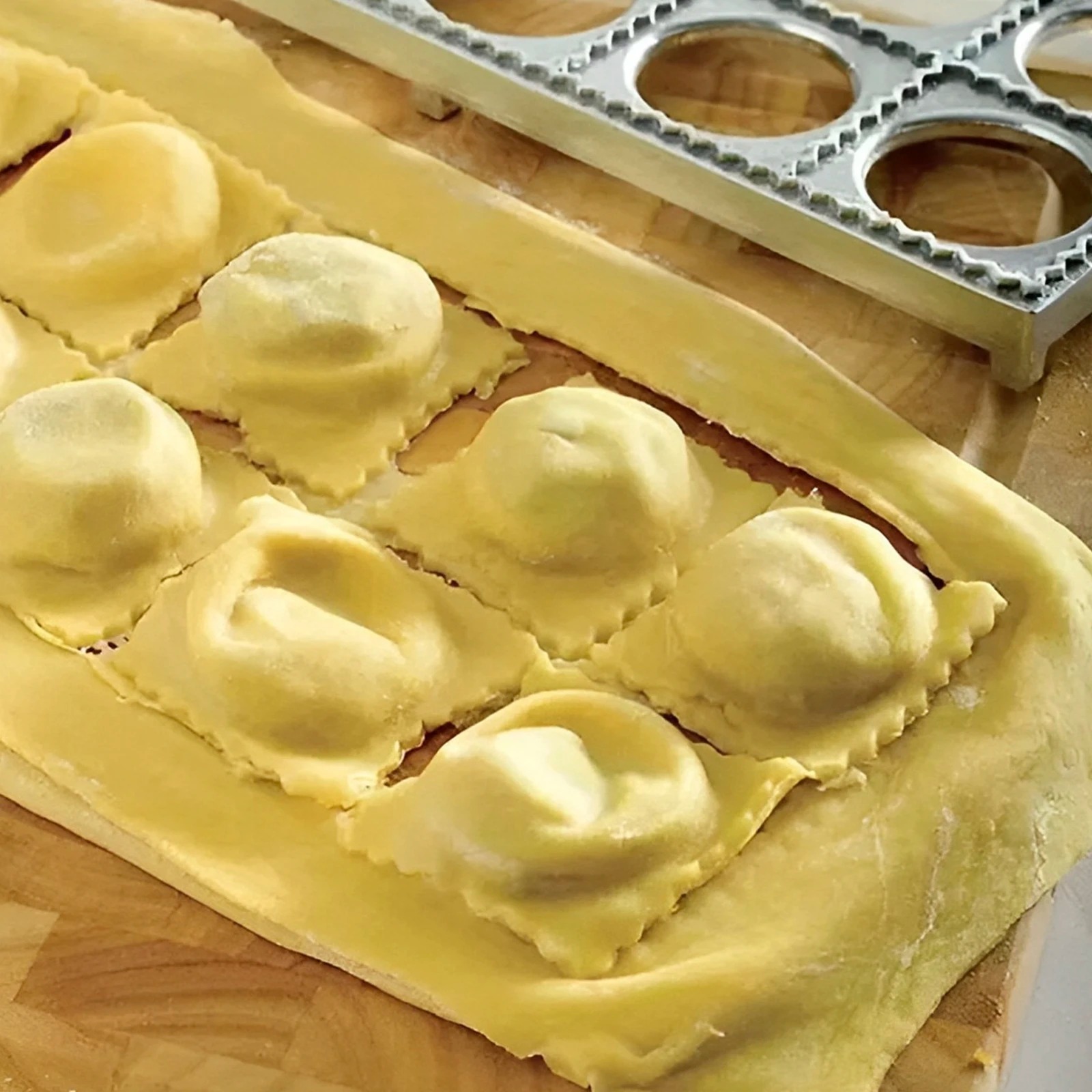 Molde de bolinho 12 buracos ra - Kitchen Job avaliação e preço